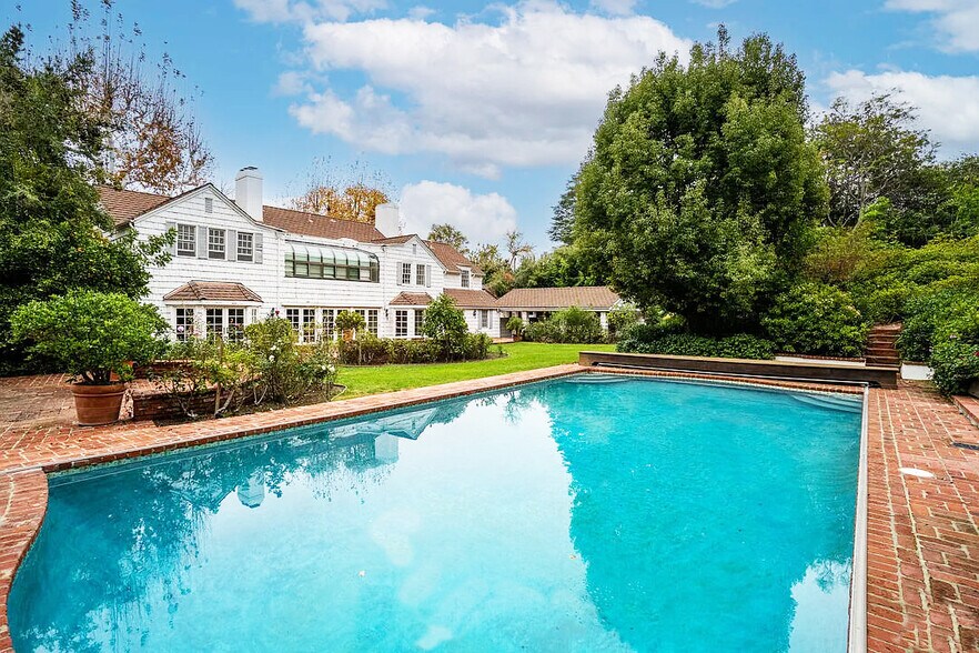 More Photos Of 1009 Laurel Way, Beverly Hills Land For Sale
