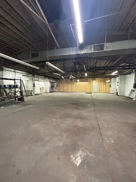 More Photos Of 500 Andrews Rd, Columbus Manufacturing For Lease