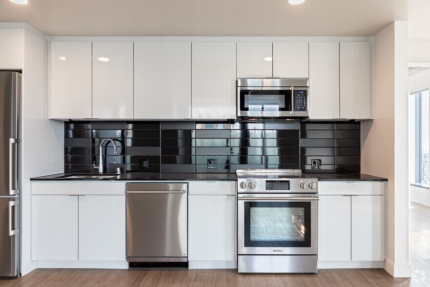 More Photos Of 1150 Clay St, Oakland Apartments For Lease