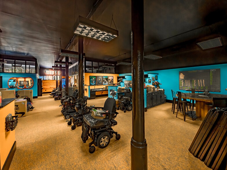 More Photos Of 105-111 W Central, Valdosta Storefront Retail Office For Sale