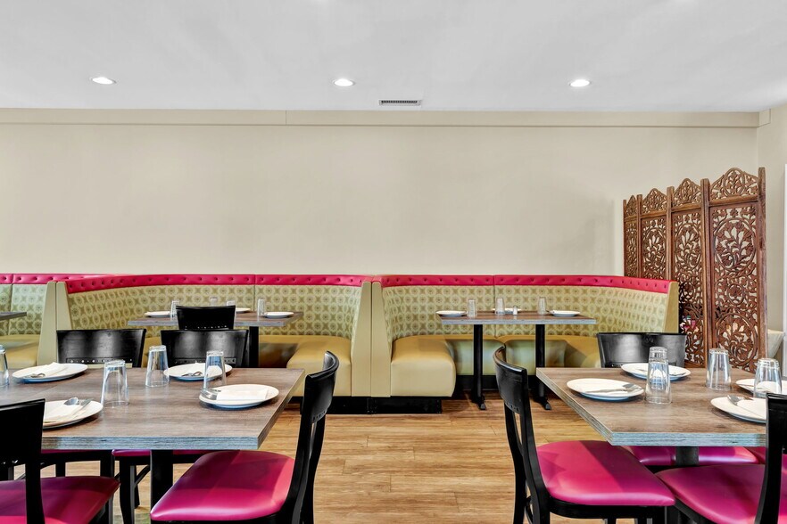 More Photos Of 93 Elm St, Old Saybrook Restaurant For Sale