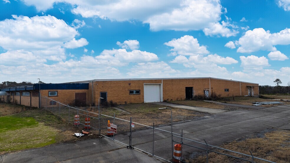 More Photos Of 5759 Tammy Little Dr, Section Warehouse For Sale