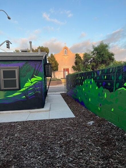 More Photos Of 3193 Imperial Ave, San Diego Freestanding For Lease