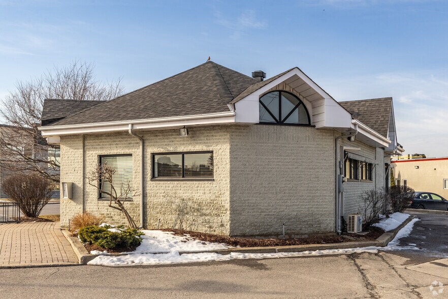 More Photos Of 675 Boul de la Gappe, Gatineau Office For Sale