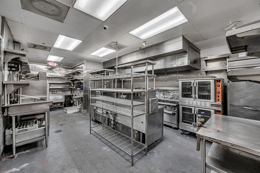 More Photos Of 223 Valencia Ave, Coral Gables Restaurant For Lease
