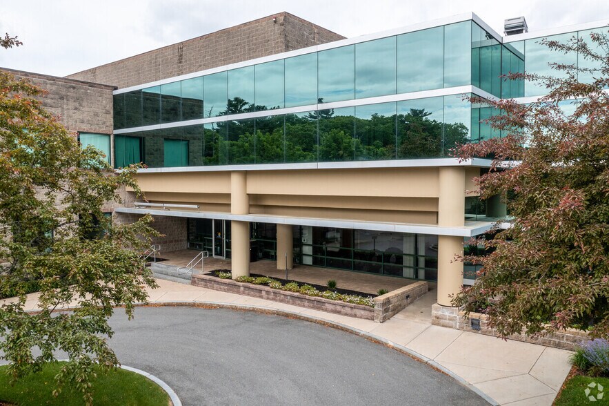 More Photos Of 300 Rosewood Dr, Danvers Office For Lease