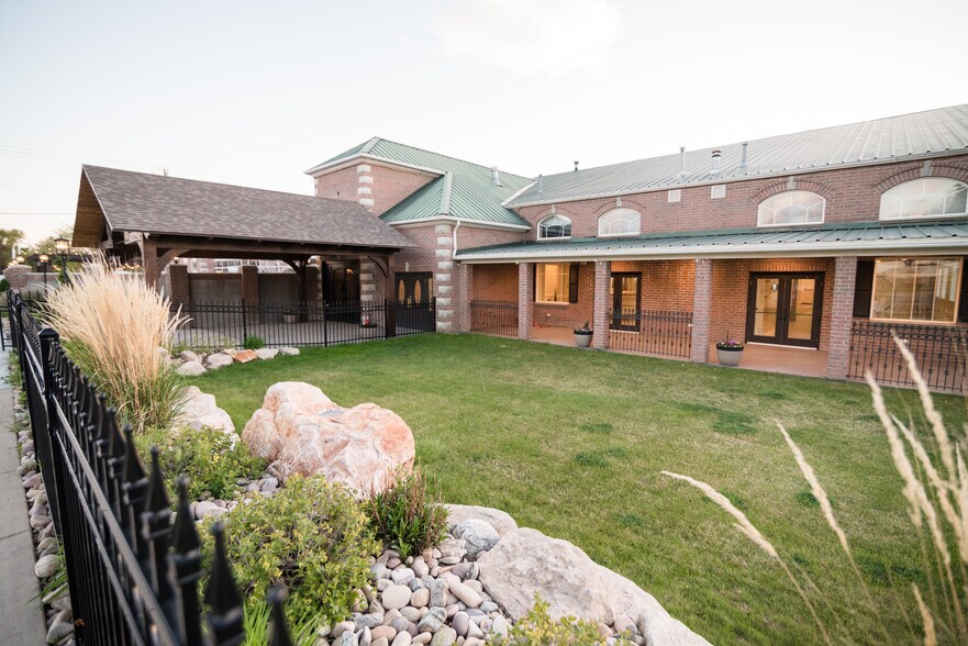 More Photos Of 22 E 200 S, Clearfield Restaurant For Sale