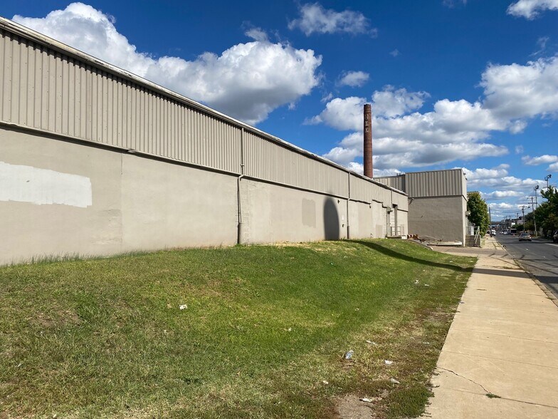 More Photos Of 1001-1021 E Venango St, Philadelphia Unknown For Lease