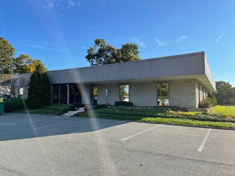 More Photos Of 2140 Westover Rd, Chicopee Industrial For Lease
