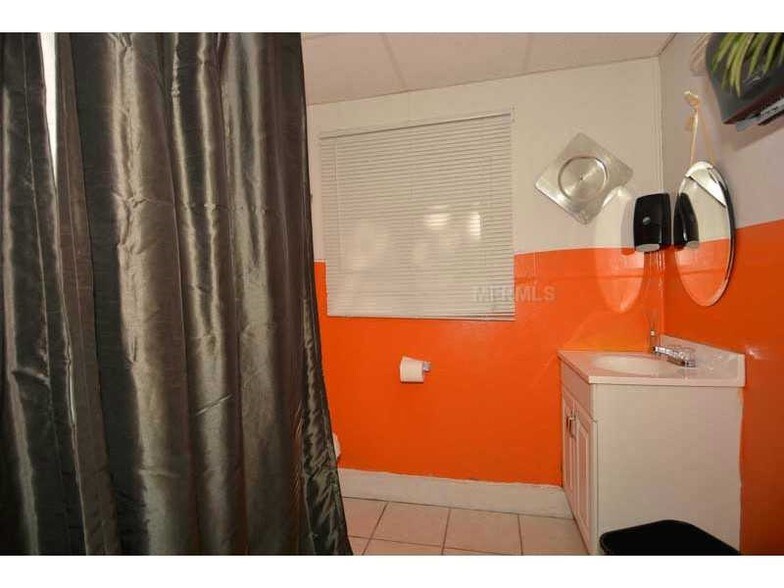 More Photos Of 7822 Us Highway 301 S, Riverview Freestanding For Lease