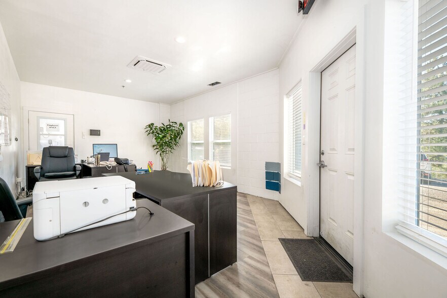 More Photos Of 110 Spring Hill Dr, Grass Valley Manufacturing For Sale