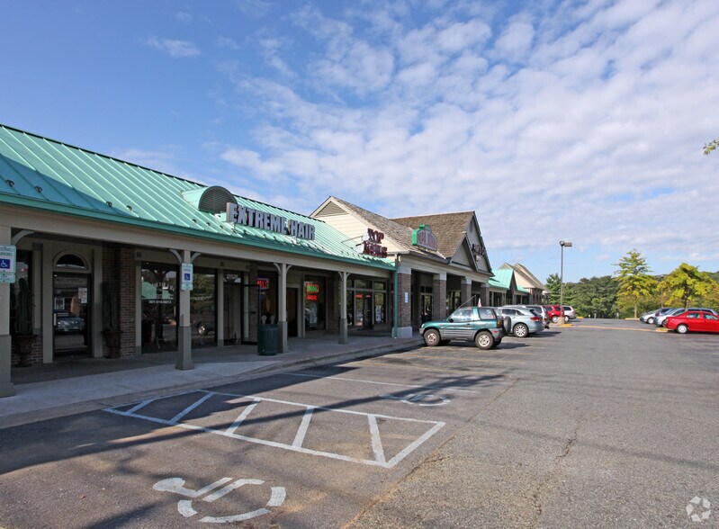 More Photos Of 11514-11542 Middlebrook Rd, Germantown Storefront Retail Office For Lease