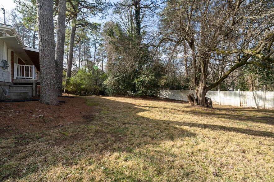 More Photos Of 3136 Clairmont Rd NE, Brookhaven Medical For Sale