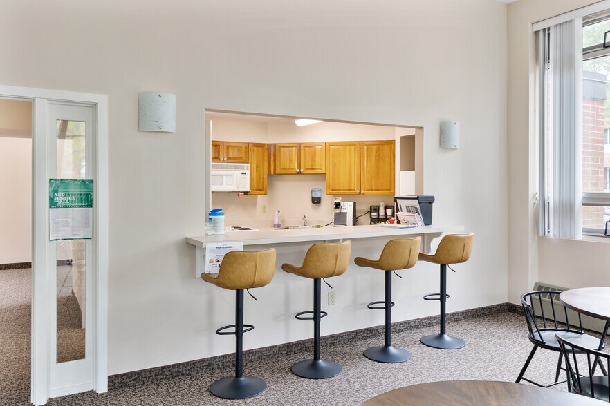 More Photos Of 193-321 Fernbank Rd, Springfield Apartments For Sale