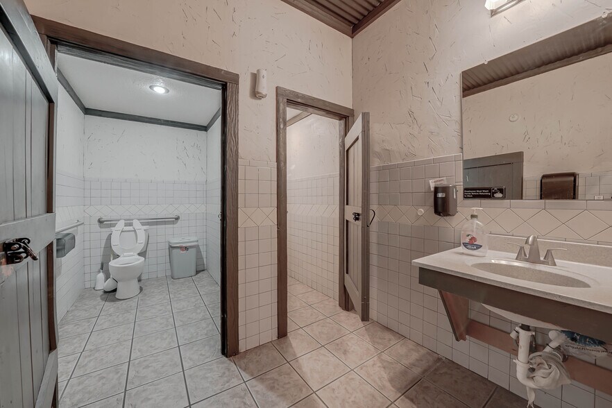 More Photos Of 215 NE 27th Ave, Mineral Wells Restaurant For Sale