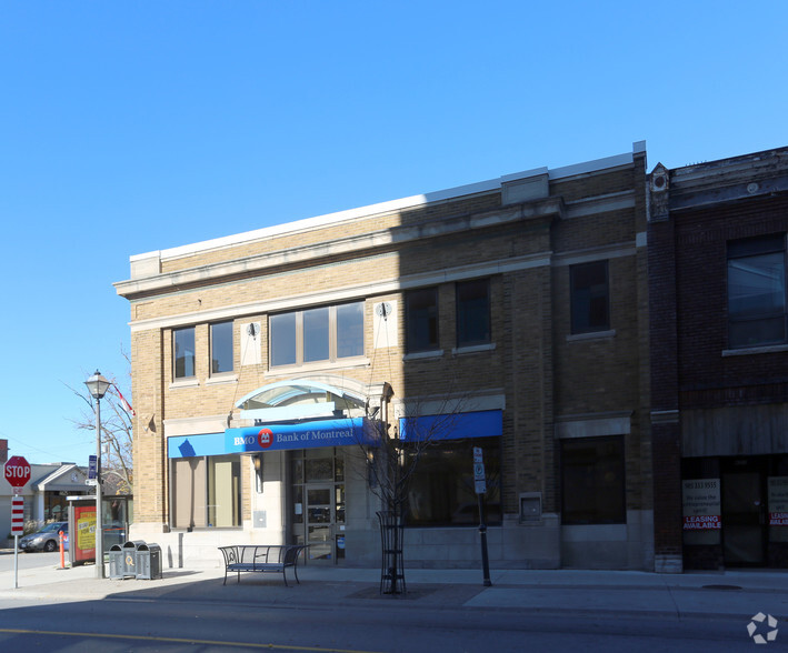 Primary Photo Of 4365 Queen St, Niagara Falls Storefront Retail Office For Lease