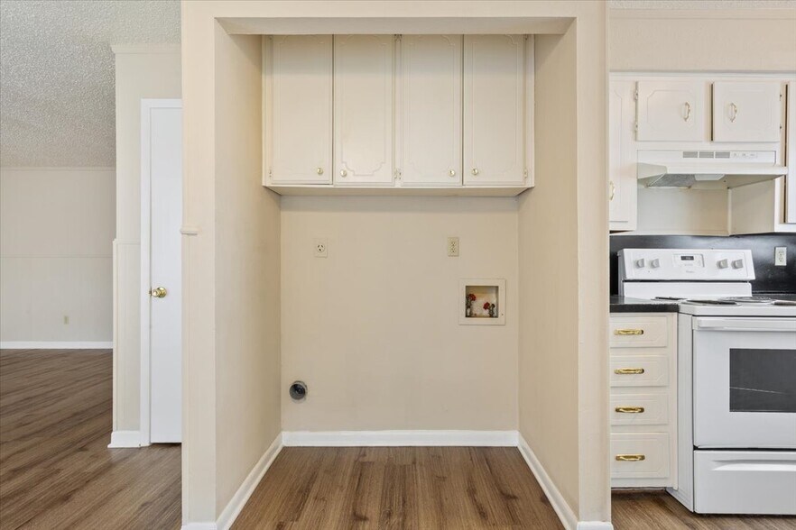 More Photos Of Gruver Circle, Hewitt Apartments For Sale