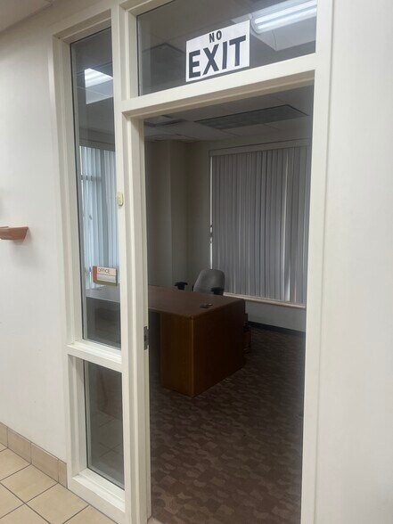 More Photos Of 325 S 4th Ave E, Truman Flex For Sale