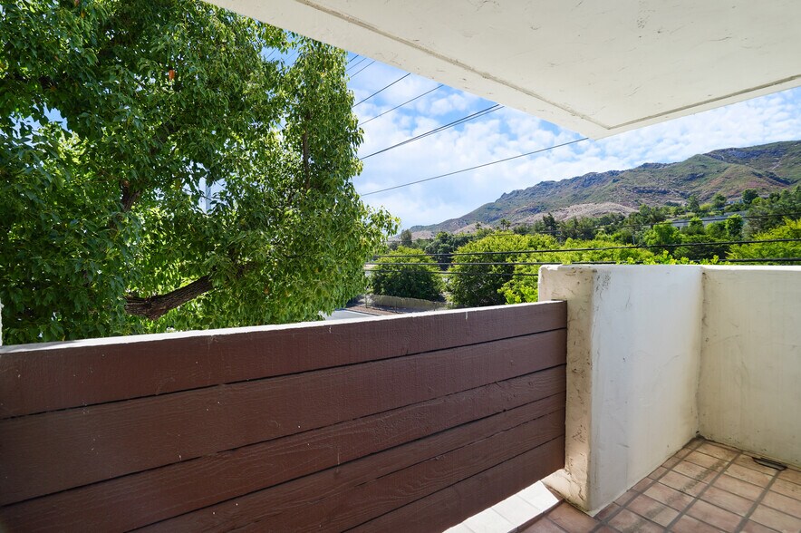 More Photos Of 30423 Canwood St, Agoura Hills Office For Sale