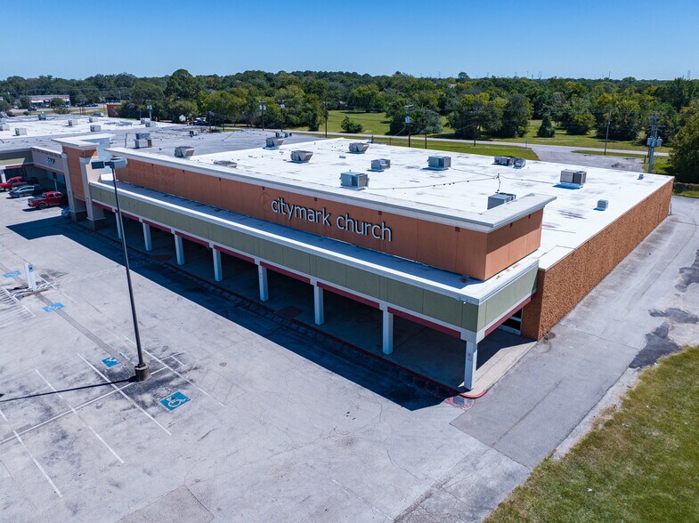 More Photos Of 151-395 W Main St, League City Unknown For Lease