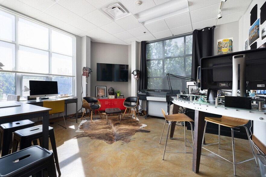 More Photos Of 1099 Capitol St, Eagle Office For Sale