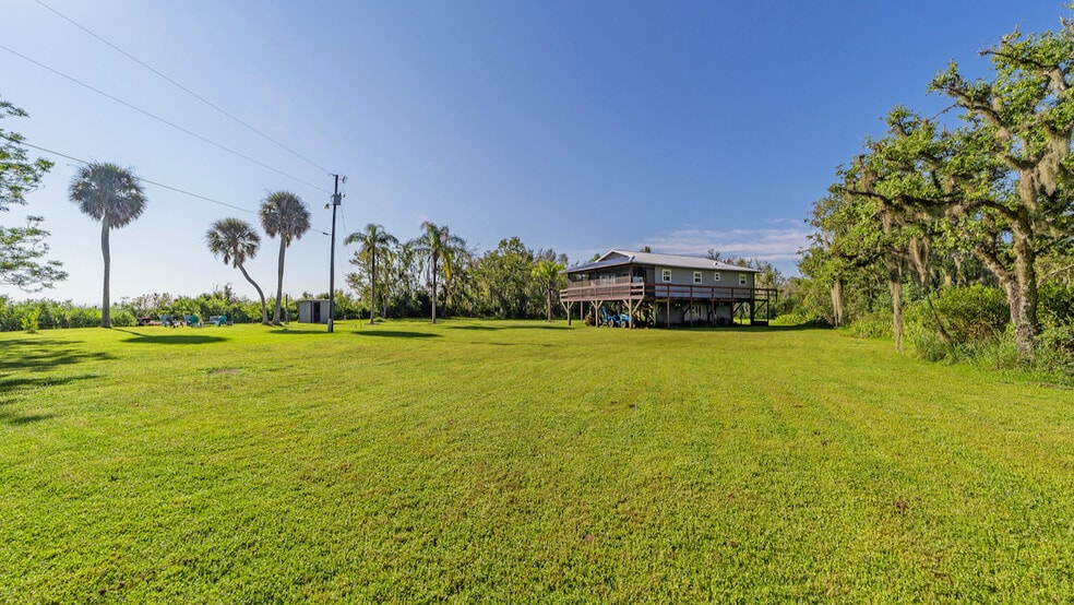 More Photos Of 6001 Bird Island Dr, Lady Lake Lodge Meeting Hall For Sale