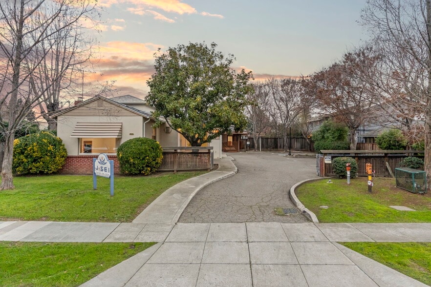 More Photos Of 24954 Cypress Ave, Hayward Multifamily For Sale