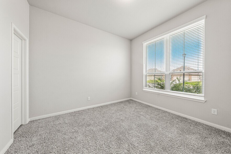 More Photos Of 4020 Centerfire, Waco Apartments For Sale