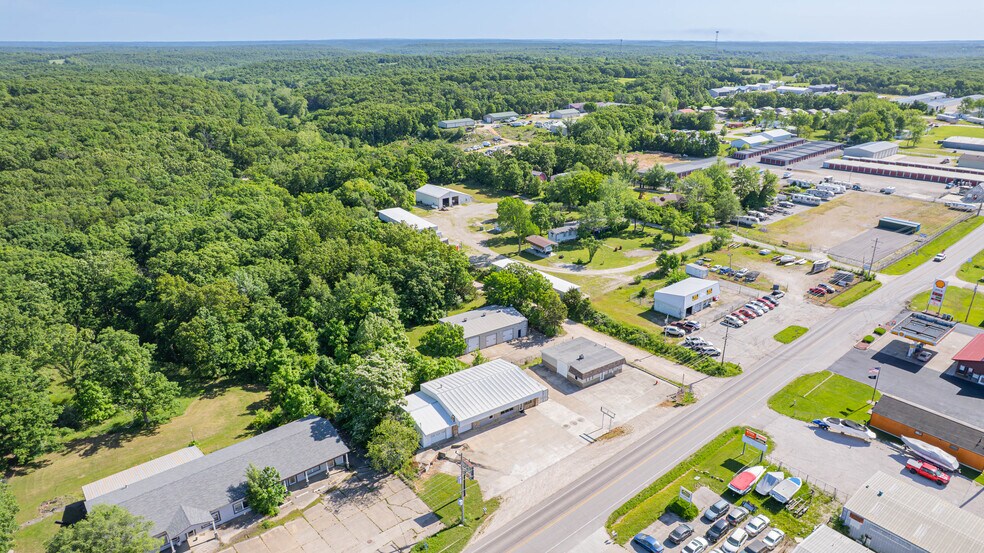 More Photos Of 422 State Highway 42, Osage Beach Storefront For Lease