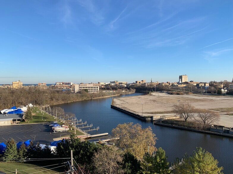 More Photos Of 1101 Mound Ave, Racine Warehouse For Sale