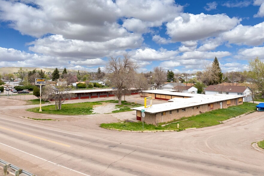 Primary Photo Of 1521 1st Ave NW, Great Falls Hotel For Sale