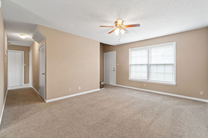More Photos Of 279B Harrier ct, Clarksville Apartments For Sale