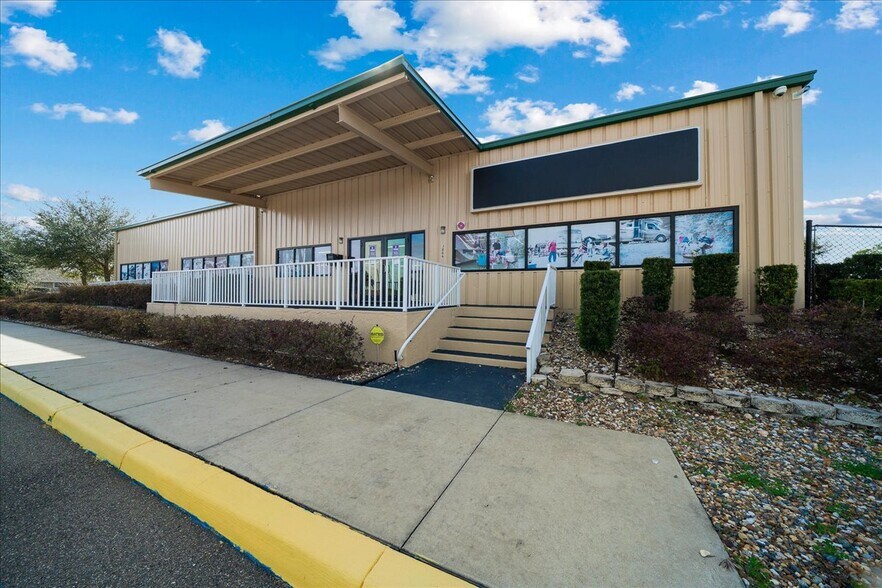 Primary Photo Of 13866 S Us-441, Summerfield Office For Sale