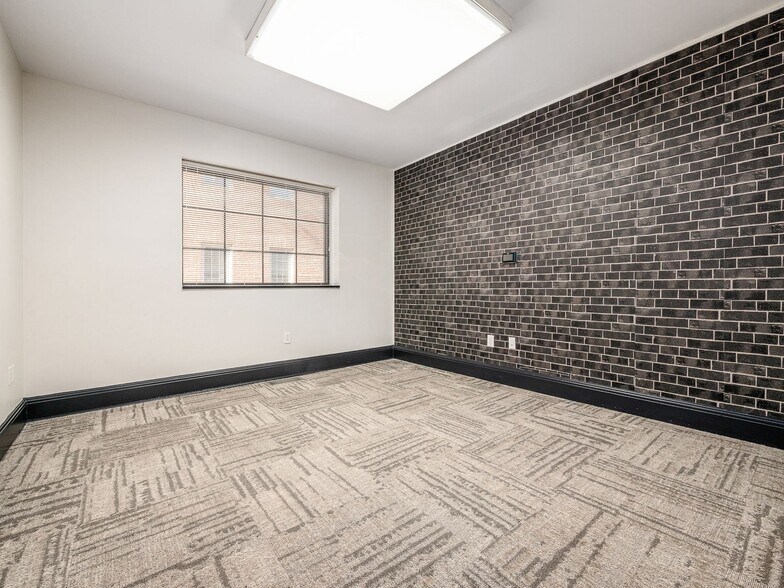 More Photos Of 1015 E Broad St, Columbus Coworking Space