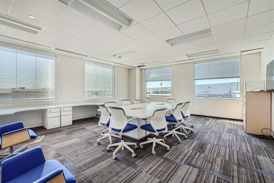 More Photos Of 1310 Rankin Rd, Houston Office For Lease