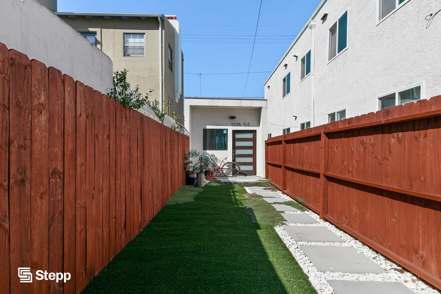 More Photos Of 1325-1331 E Ocean Blvd, Long Beach Apartments For Sale