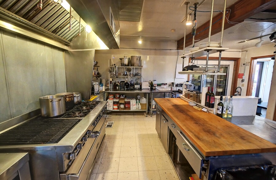 More Photos Of 201 Glover St S, Twisp General Retail For Sale