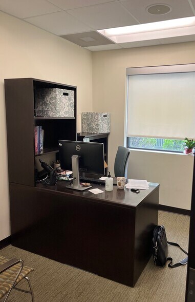 More Photos Of 1665 Valley Center Pky, Bethlehem Medical For Sale