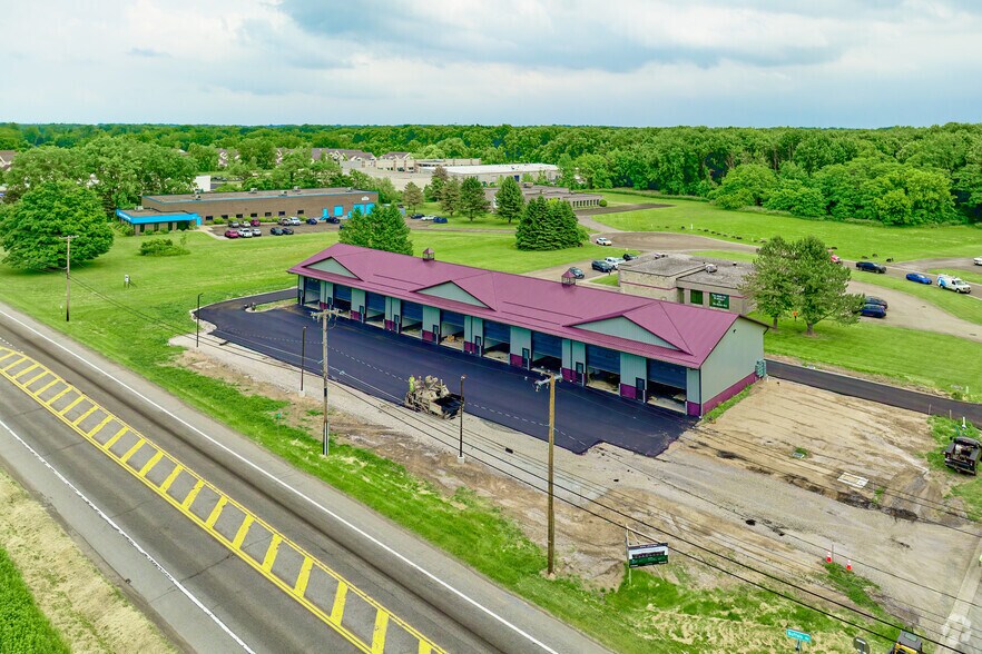 More Photos Of 10 Regency Oaks Blvd, Rochester Warehouse For Lease