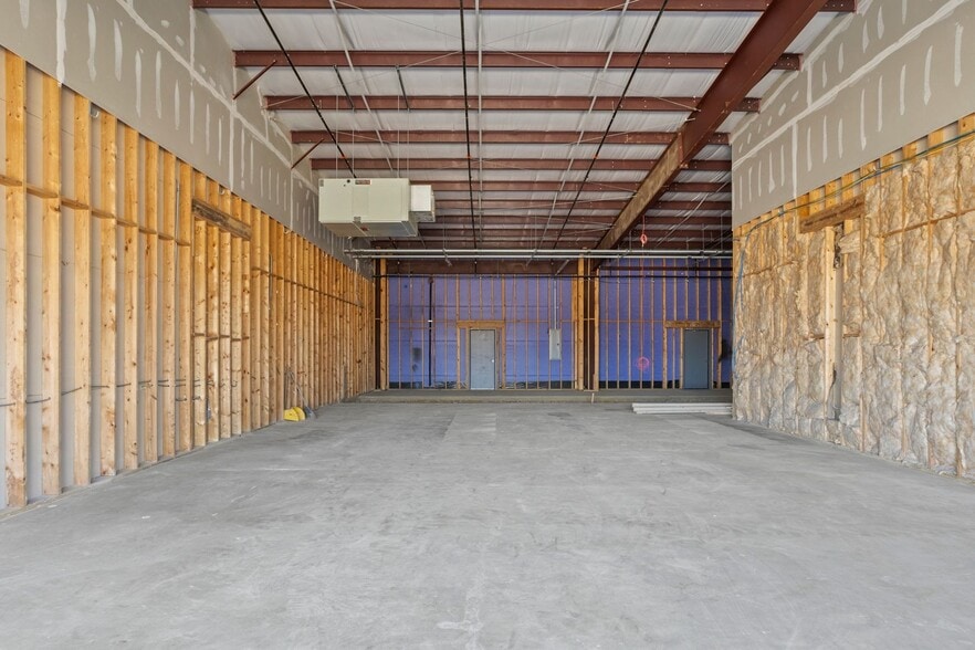 More Photos Of 272 Calhoun Station Pkwy, Madison Storefront For Lease