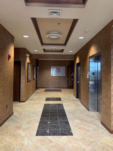 More Photos Of 4330 Maple Rd, Buffalo Office For Lease