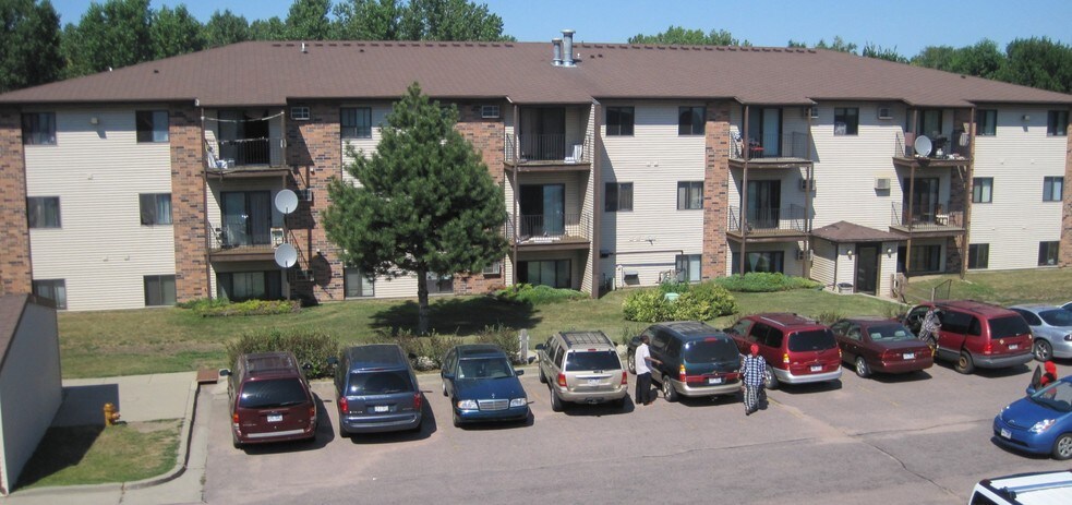 Primary Photo Of 901-909 N Cleveland Ave, Sioux Falls Multifamily For Sale