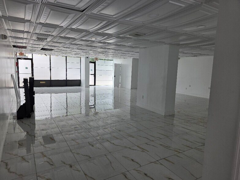 More Photos Of 983-985 Church St, Baldwin Storefront Retail Office For Lease