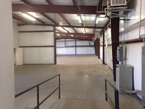 More Photos Of 1418 Harbin Cir, Valdosta Warehouse For Lease