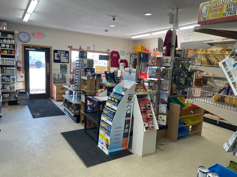 More Photos Of 5582 N 146th St, Hugo Freestanding For Sale