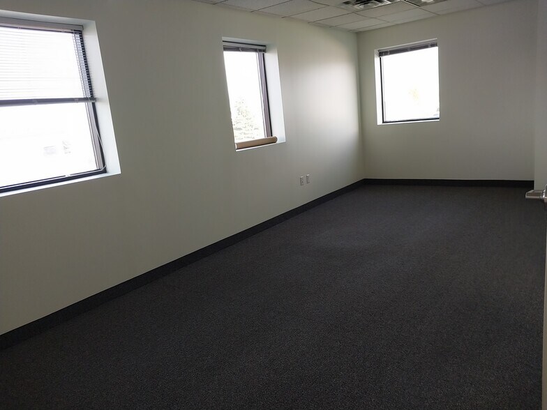 More Photos Of 12424 Ironwood Cir, Rogers Office For Lease