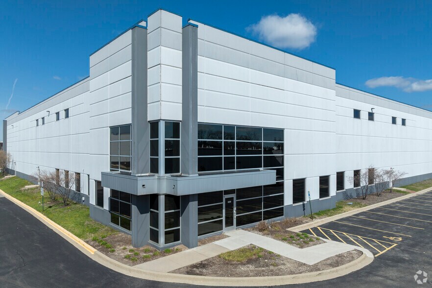 Primary Photo Of 601-609 Dempster St, Mount Prospect Warehouse For Lease