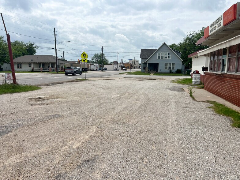 More Photos Of 302 E Omega St, Henrietta General Retail For Sale