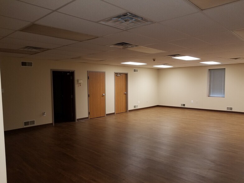 More Photos Of 302 Fitz Henry Rd, Smithton Light Manufacturing For Sale