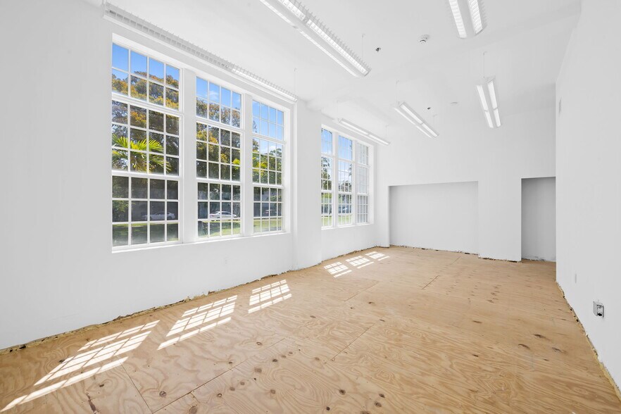 More Photos Of 301 SW 13th Ave, Fort Lauderdale Office For Sale